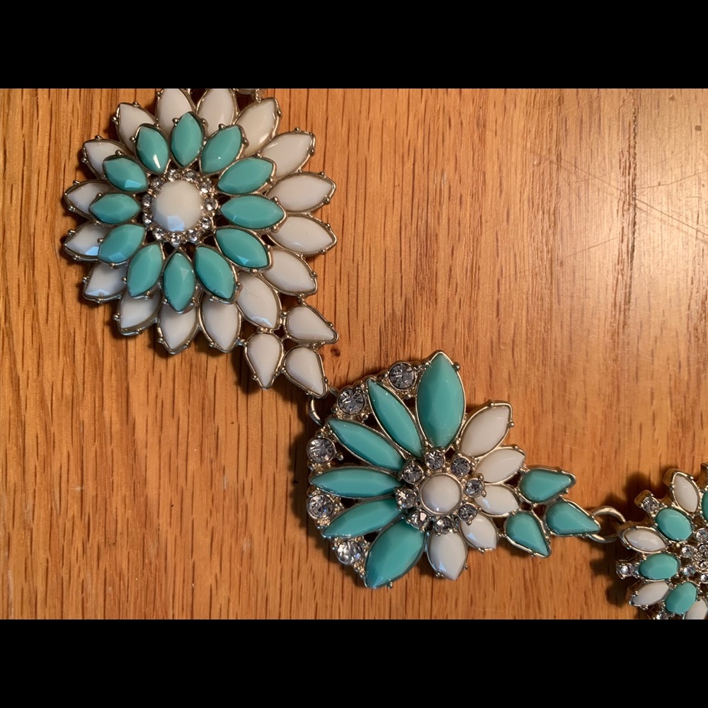 Talbots Statement Necklace - Picture 4 of 5